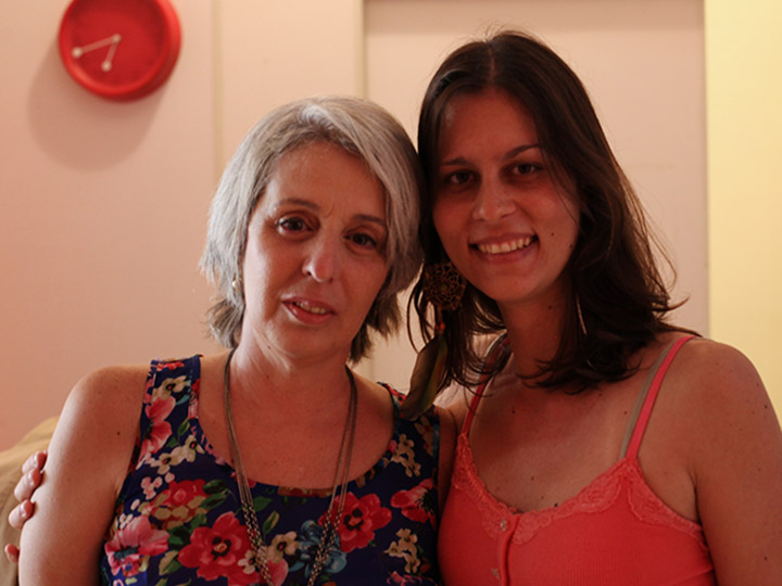 Foto do SuperAção - Duas mulheres sorriem
